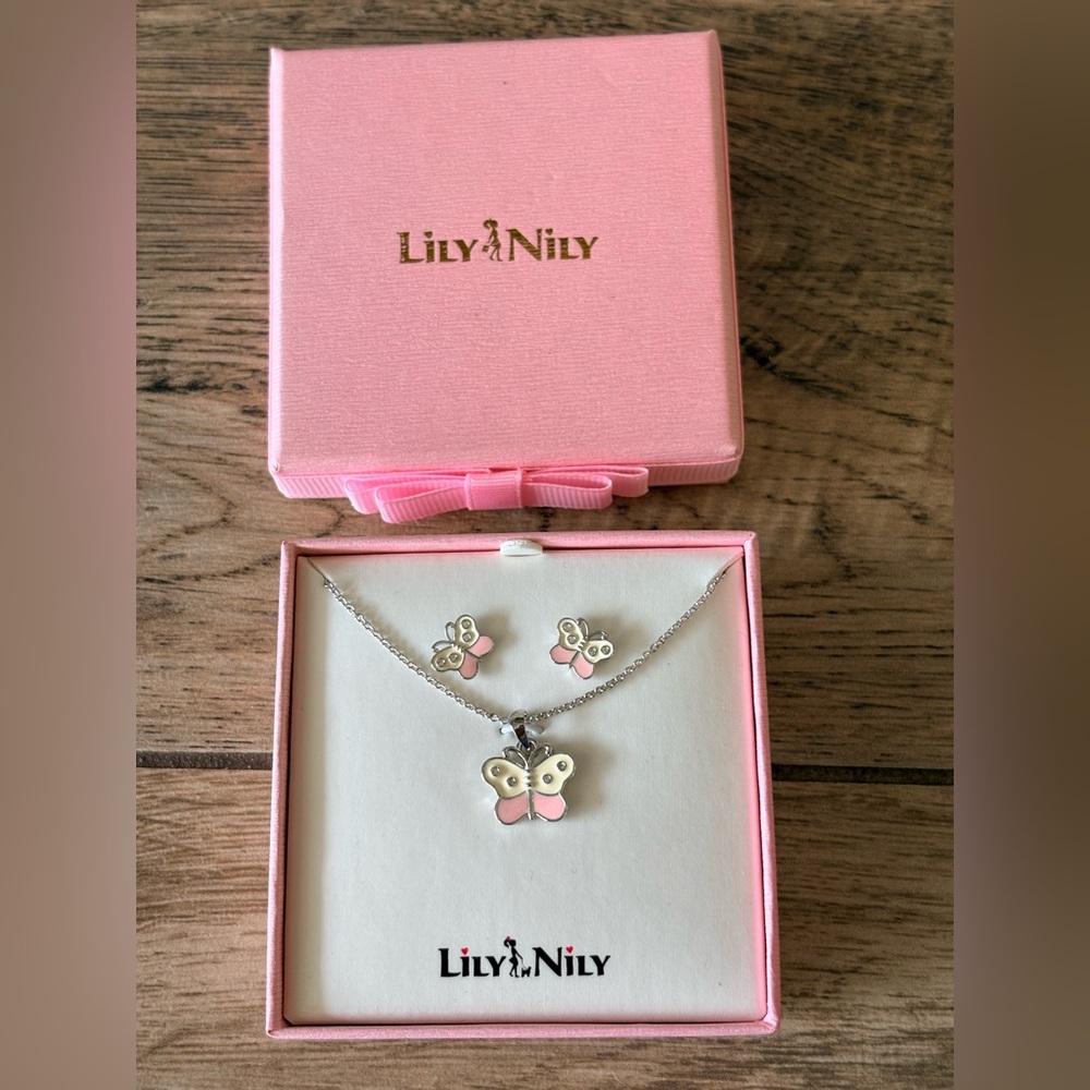 New with tags Lily Nily Butterfly w/CZ Necklace and Earrings Set